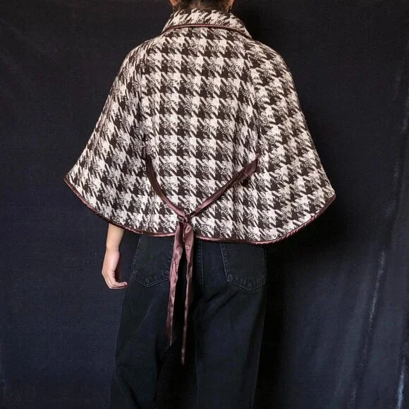 𝅺VERTIGO Cape - Picture 3 of 4